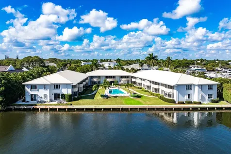 725 Palm Trail Delray Beach FL 33483