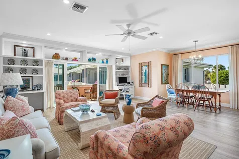 725 Palm Trail Delray Beach FL 33483