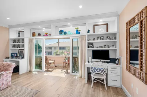 725 Palm Trail Delray Beach FL 33483