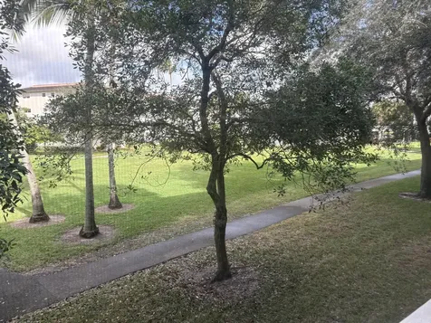 2804 Victoria Way Coconut Creek FL 33066