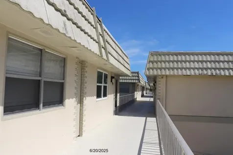 716 Saxony O Delray Beach FL 33446