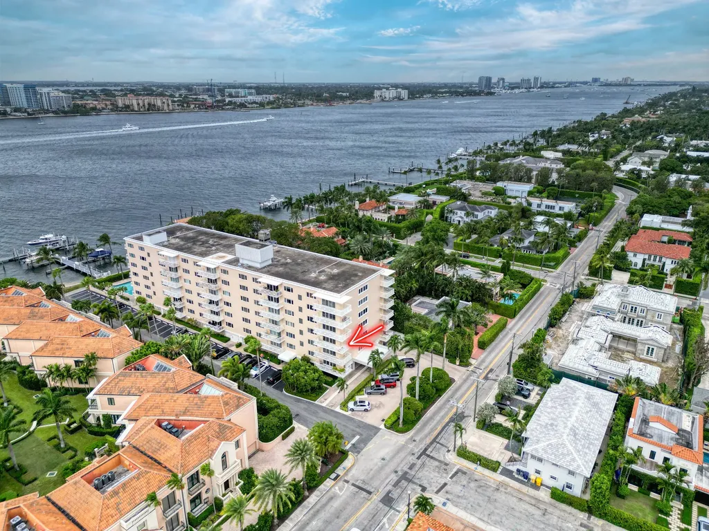 250 N Bradley Place Palm Beach FL 33480