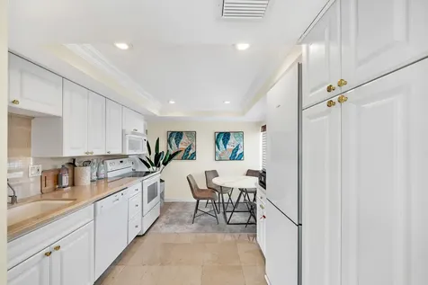 250 N Bradley Place Palm Beach FL 33480