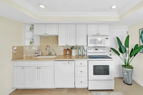 250 N Bradley Place Palm Beach FL 33480