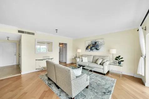 250 N Bradley Place Palm Beach FL 33480