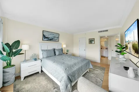 250 N Bradley Place Palm Beach FL 33480