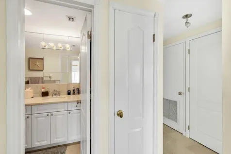 250 N Bradley Place Palm Beach FL 33480