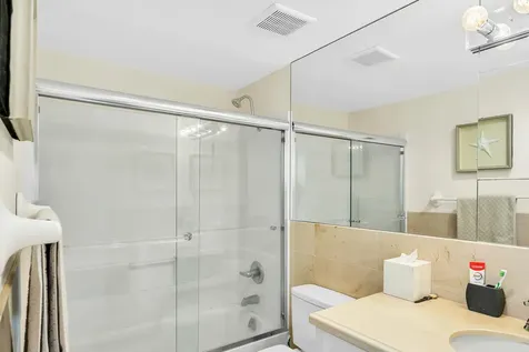 250 N Bradley Place Palm Beach FL 33480