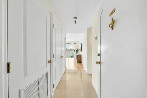 250 N Bradley Place Palm Beach FL 33480