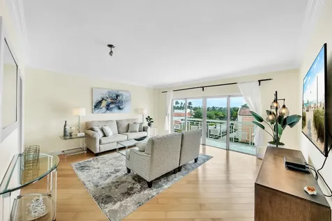 250 N Bradley Place Palm Beach FL 33480