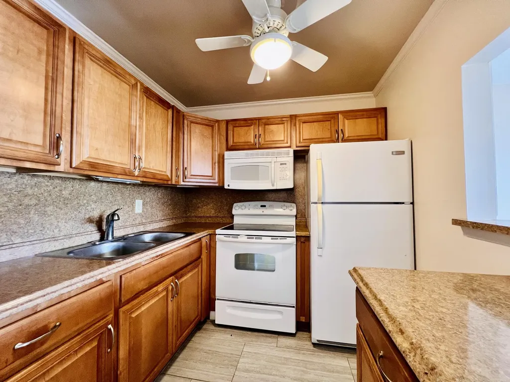 50 Coventry C West Palm Beach FL 33417