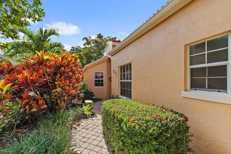 45 Via Verona Palm Beach Gardens FL 33418