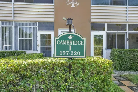 213 Cambridge I West Palm Beach FL 33417