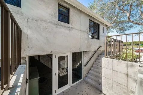 112 SE 10th Street Delray Beach FL 33483