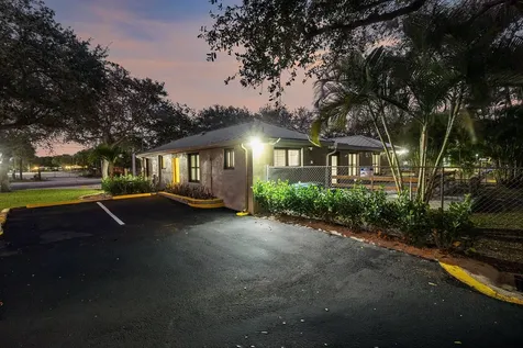 112 SE 10th Street Delray Beach FL 33483