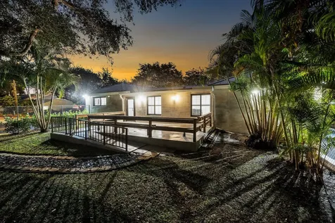 112 SE 10th Street Delray Beach FL 33483
