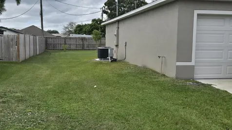 1346 Se Floresta Drive Port Saint Lucie FL 34983