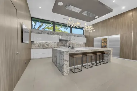 2401 Ne 13th Street Fort Lauderdale FL 33304
