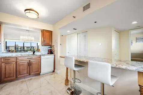 7290 Kinghurst Drive Delray Beach FL 33446