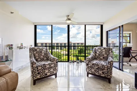 7290 Kinghurst Drive Delray Beach FL 33446