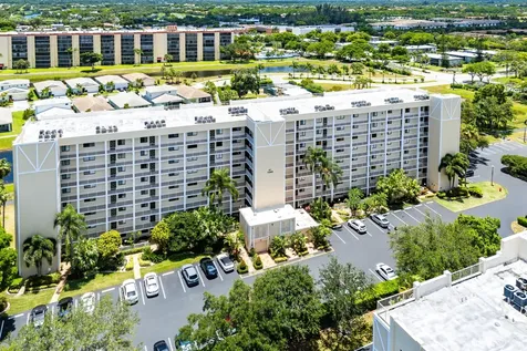 7290 Kinghurst Drive Delray Beach FL 33446
