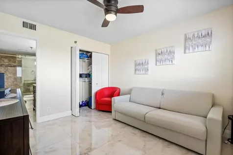 7290 Kinghurst Drive Delray Beach FL 33446