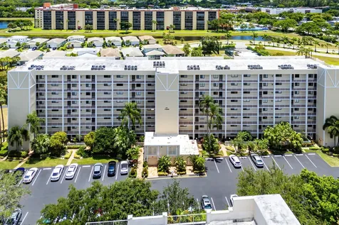 7290 Kinghurst Drive Delray Beach FL 33446
