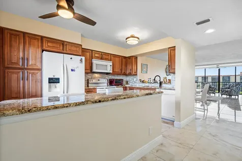7290 Kinghurst Drive Delray Beach FL 33446