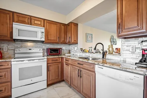 7290 Kinghurst Drive Delray Beach FL 33446