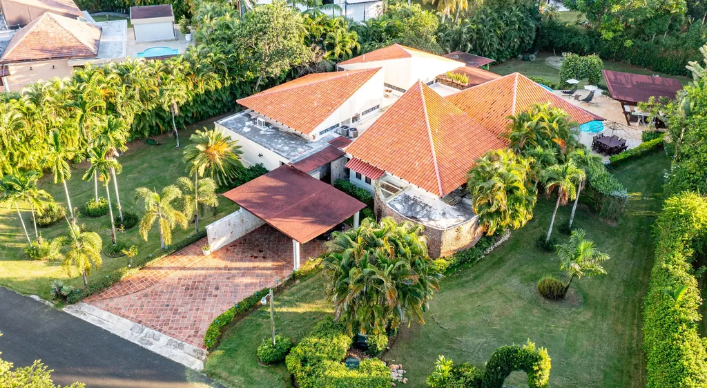47 Las Canas I Casa de Campo DR 22000