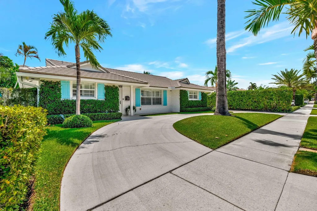 136 Worth Court West Palm Beach FL 33405