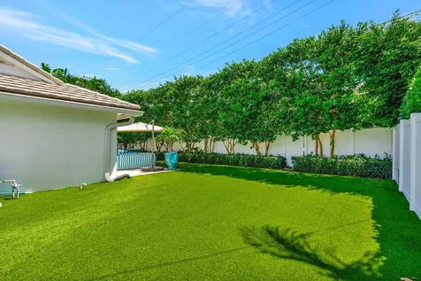 136 Worth Court West Palm Beach FL 33405