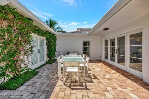 136 Worth Court West Palm Beach FL 33405