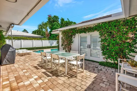 136 Worth Court West Palm Beach FL 33405