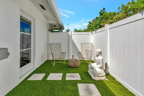 136 Worth Court West Palm Beach FL 33405