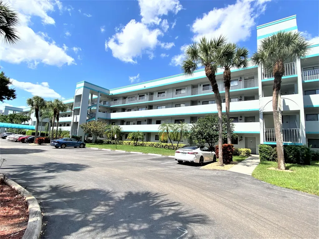 4725 Lucerne Lakes Boulevard Lake Worth FL 33467