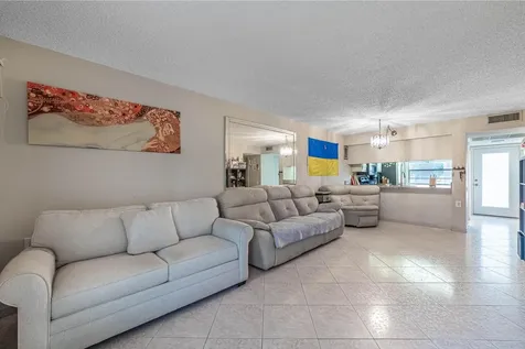 2702 Nassau Bend Coconut Creek FL 33066