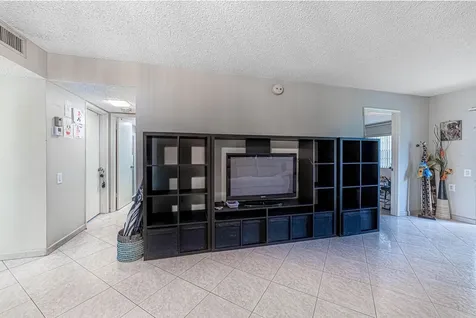 2702 Nassau Bend Coconut Creek FL 33066