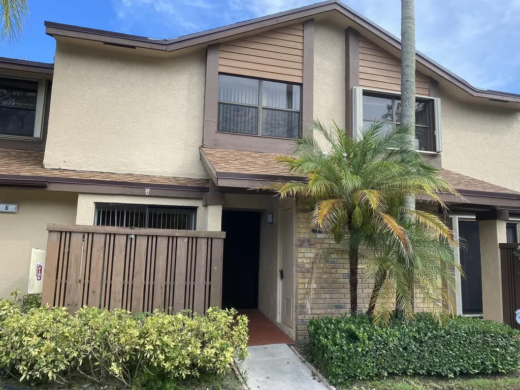 3961 Cocoplum Circle Coconut Creek FL 33063