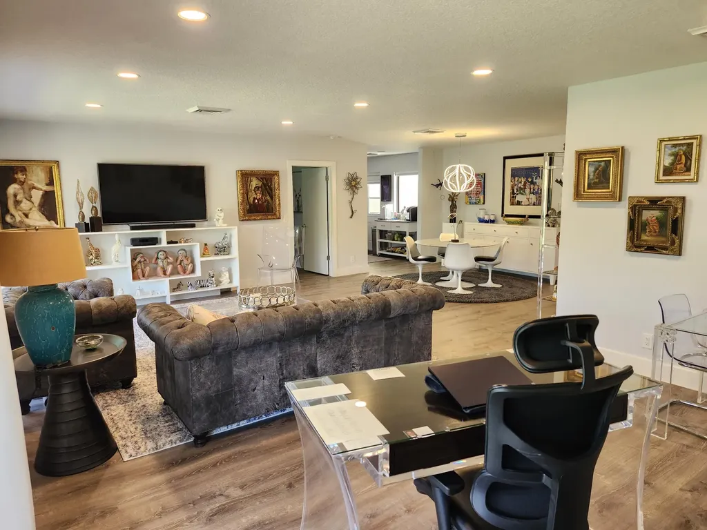 1707 Consulate Place West Palm Beach FL 33401