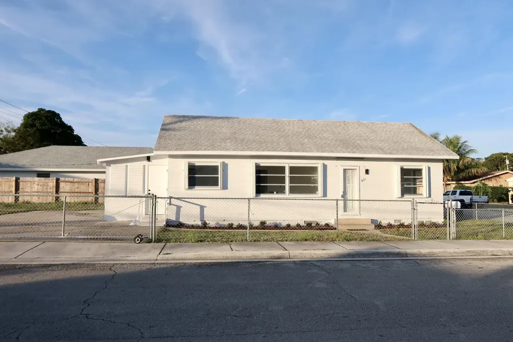 601 N B Street Lake Worth Beach FL 33460
