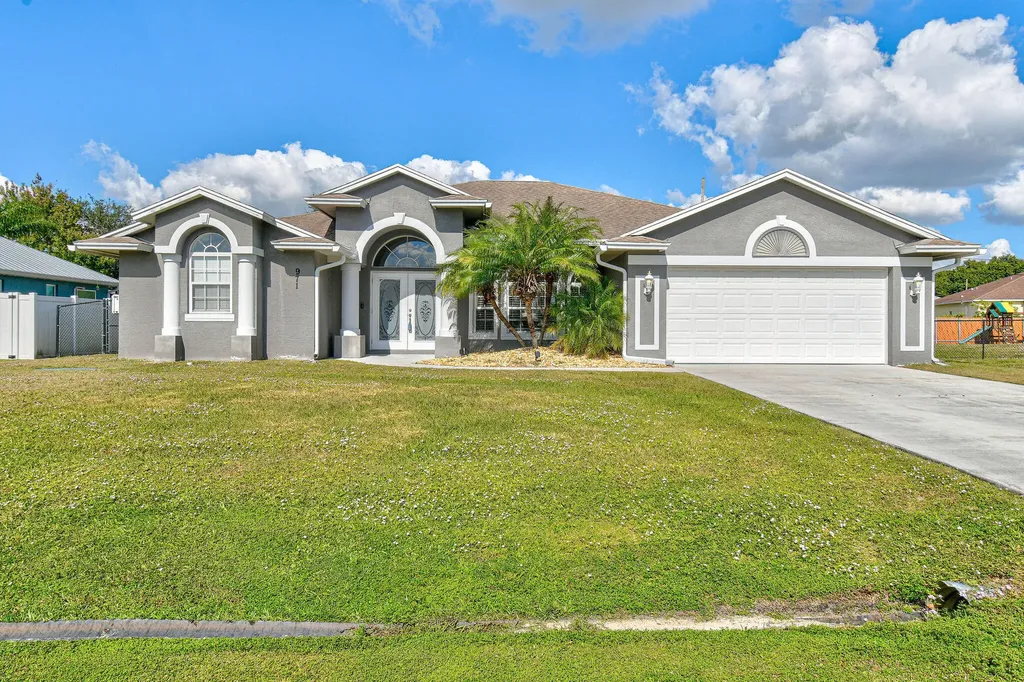 971 Sw Mccomb Avenue Port Saint Lucie FL 34953