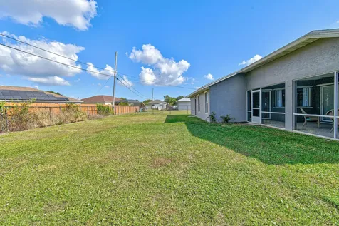 971 Sw Mccomb Avenue Port Saint Lucie FL 34953