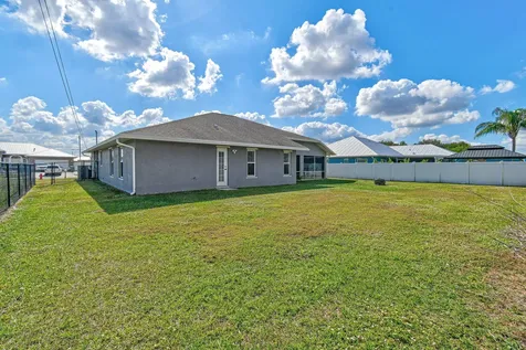 971 Sw Mccomb Avenue Port Saint Lucie FL 34953