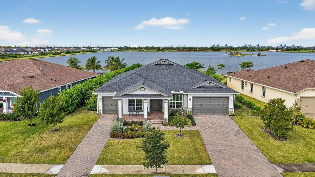 799 Hookline Circle Loxahatchee FL 33470