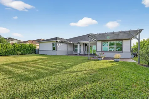 799 Hookline Circle Loxahatchee FL 33470