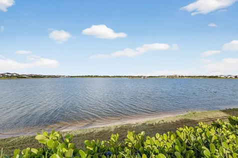 799 Hookline Circle Loxahatchee FL 33470