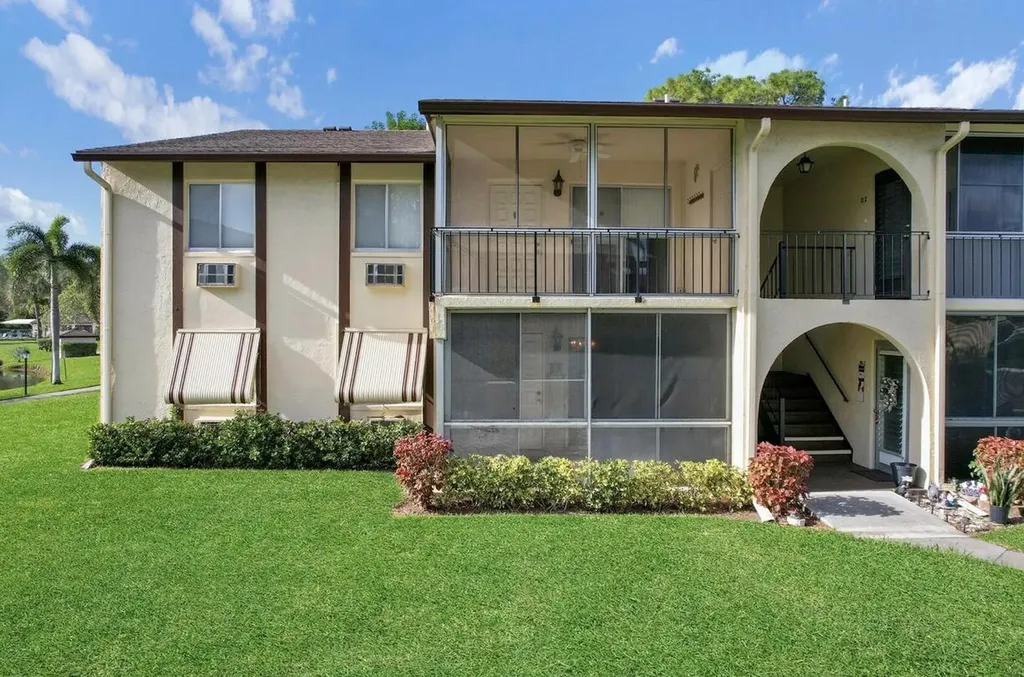 3527 La Palmas Court Greenacres FL 33463