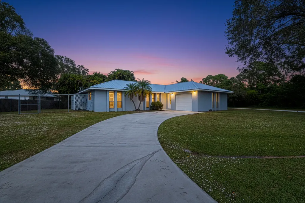 183 Sw Airview Avenue Port Saint Lucie FL 34984