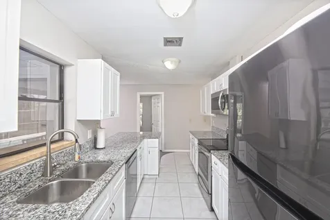183 Sw Airview Avenue Port Saint Lucie FL 34984
